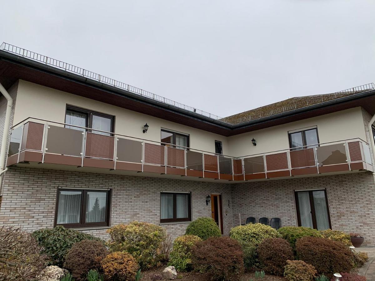 Ferienwohnungjahrsfeld Strassenhaus Dış mekan fotoğraf